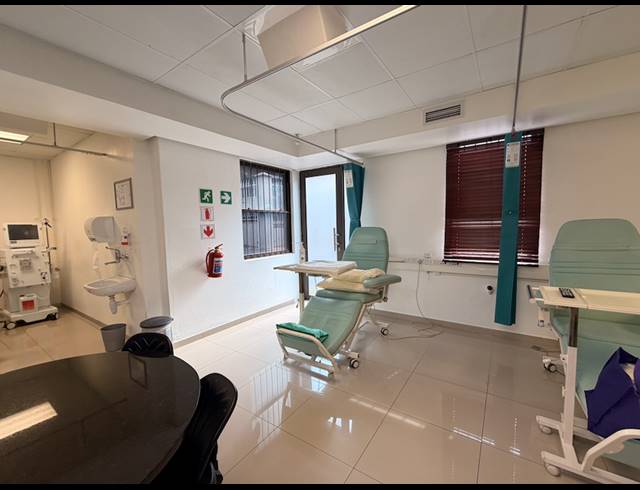 217M² MEDICAL SUITE TO LET IN GLENASHLEY